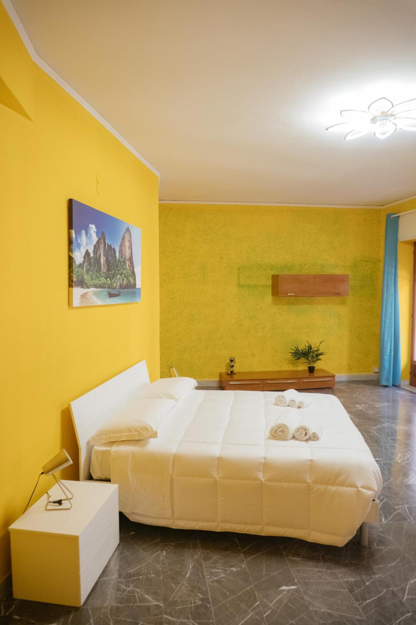 Domus Aurea Relax Room Салерно Экстерьер фото