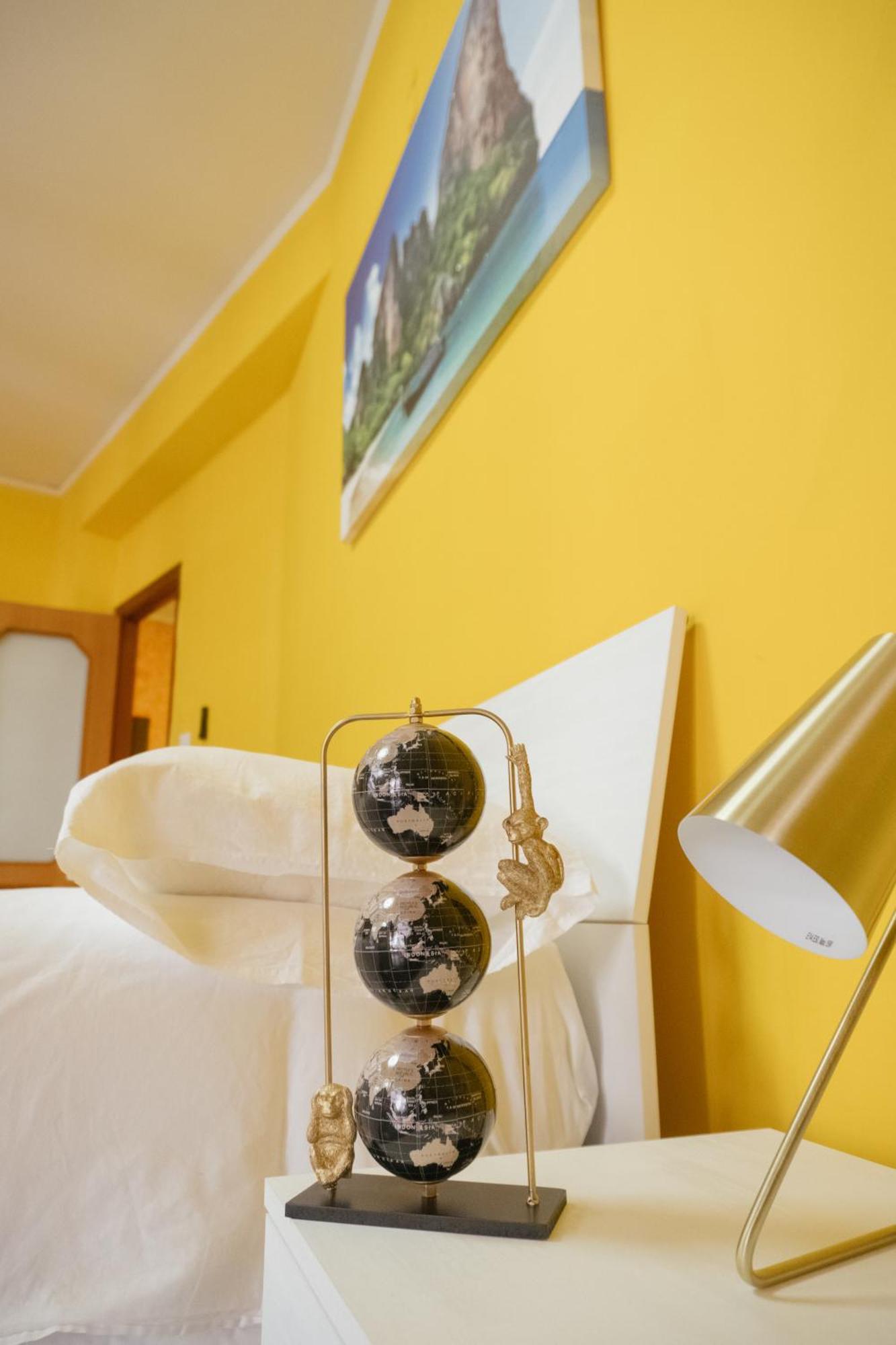 Domus Aurea Relax Room Салерно Экстерьер фото