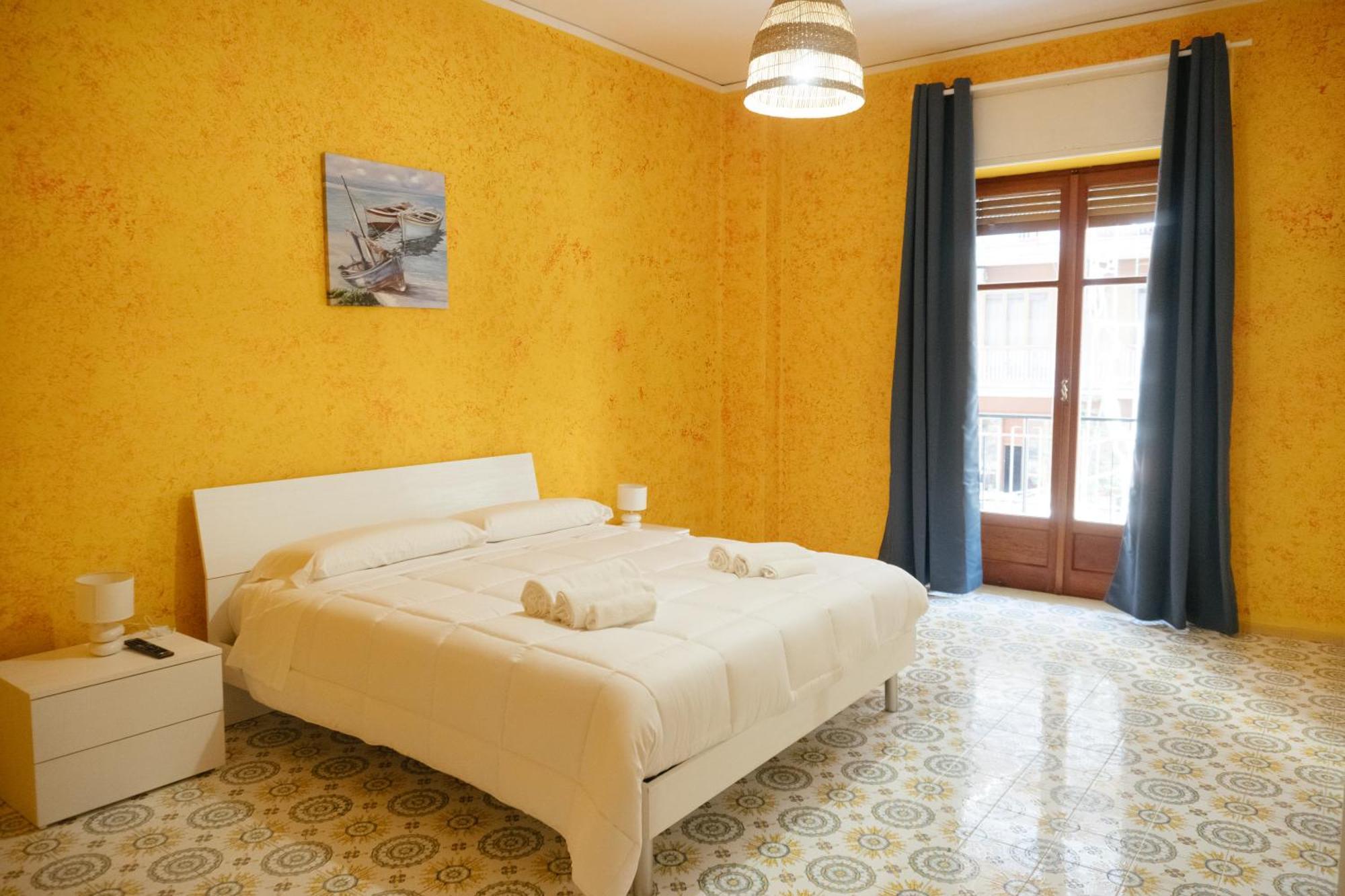 Domus Aurea Relax Room Салерно Экстерьер фото